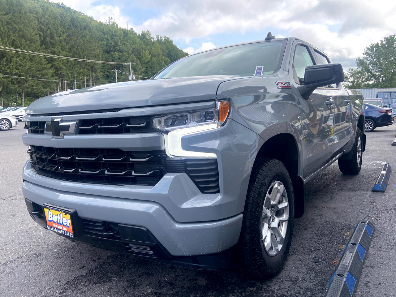 2024 Chevrolet Silverado 1500 RST photo 4