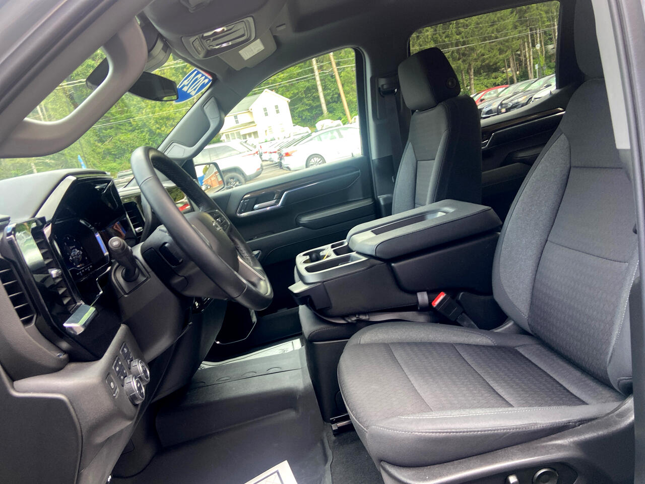 2024 Chevrolet Silverado 1500 RST photo 9