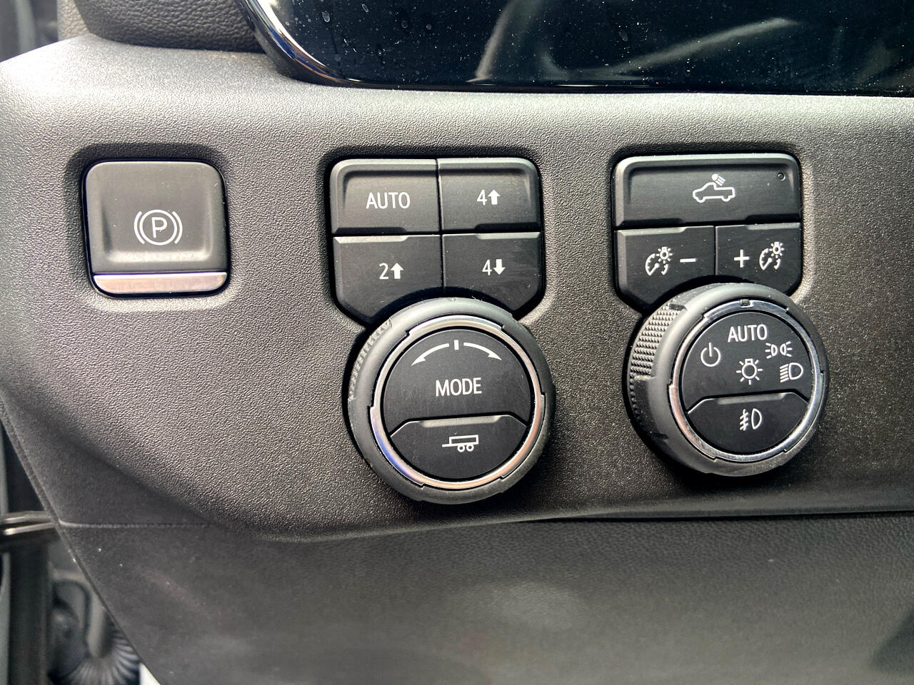 2024 Chevrolet Silverado 1500 RST photo 11