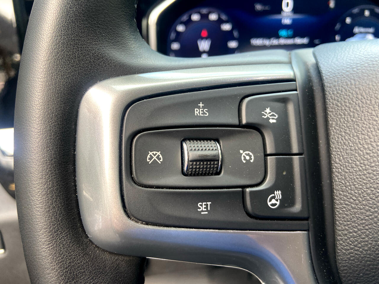 2024 Chevrolet Silverado 1500 RST photo 13