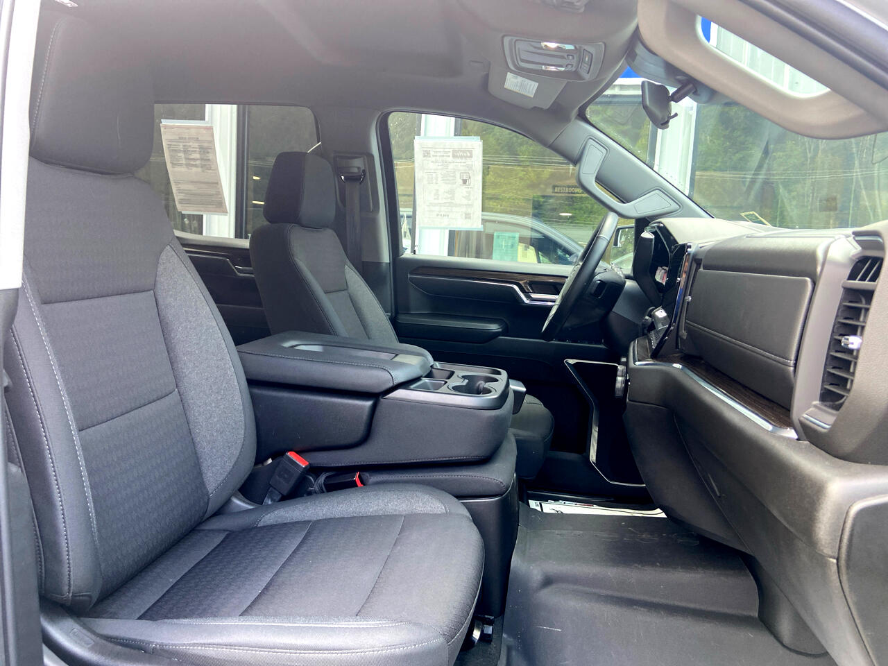 2024 Chevrolet Silverado 1500 RST photo 22