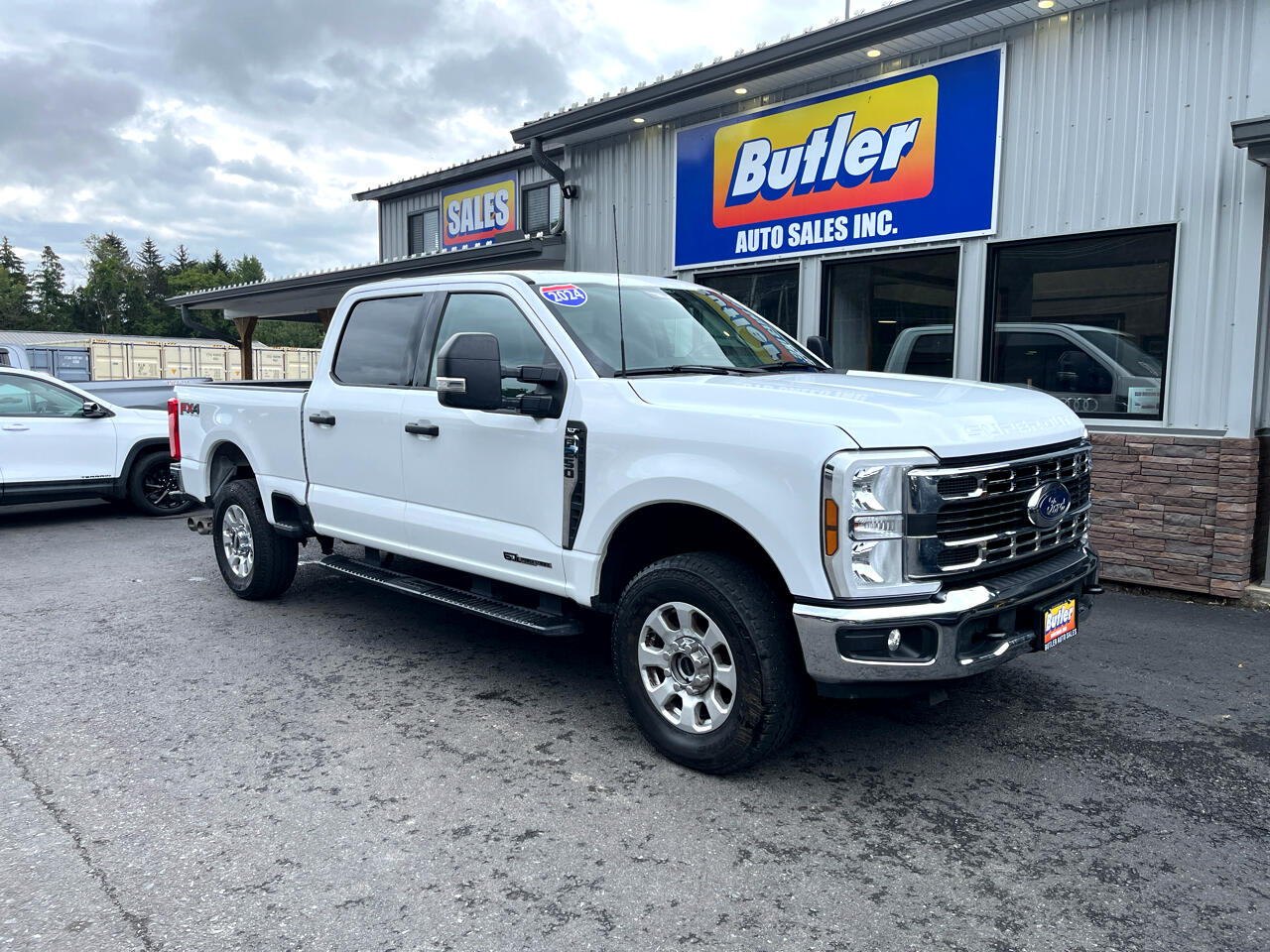2024 Ford F-250 XLT photo 2