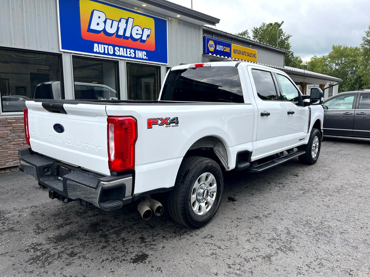 2024 Ford F-250 XLT photo 8