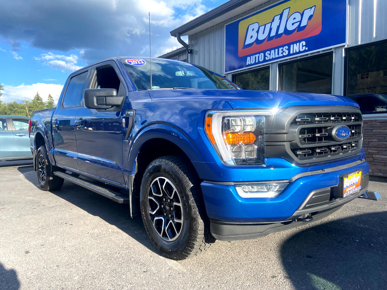 2022 Ford F-150 XLT photo 2