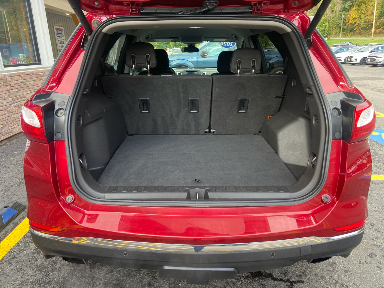2020 Chevrolet Equinox LT photo 3