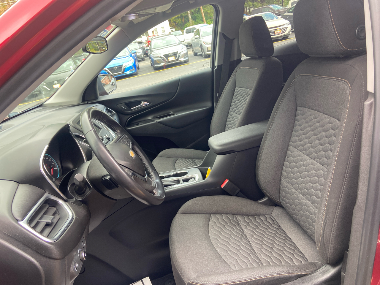 2020 Chevrolet Equinox LT photo 4