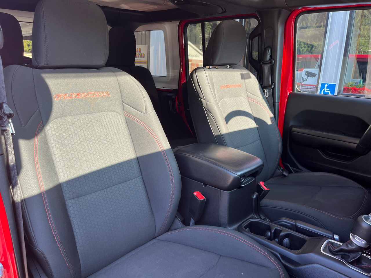 2020 Jeep Wrangler Unlimited Rubicon photo 2