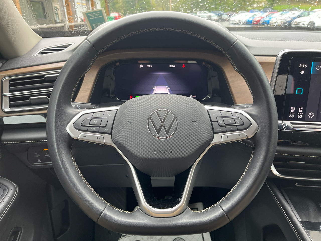 2024 Volkswagen Atlas SE Technology photo 9