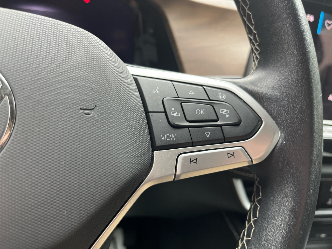 2024 Volkswagen Atlas SE Technology photo 10