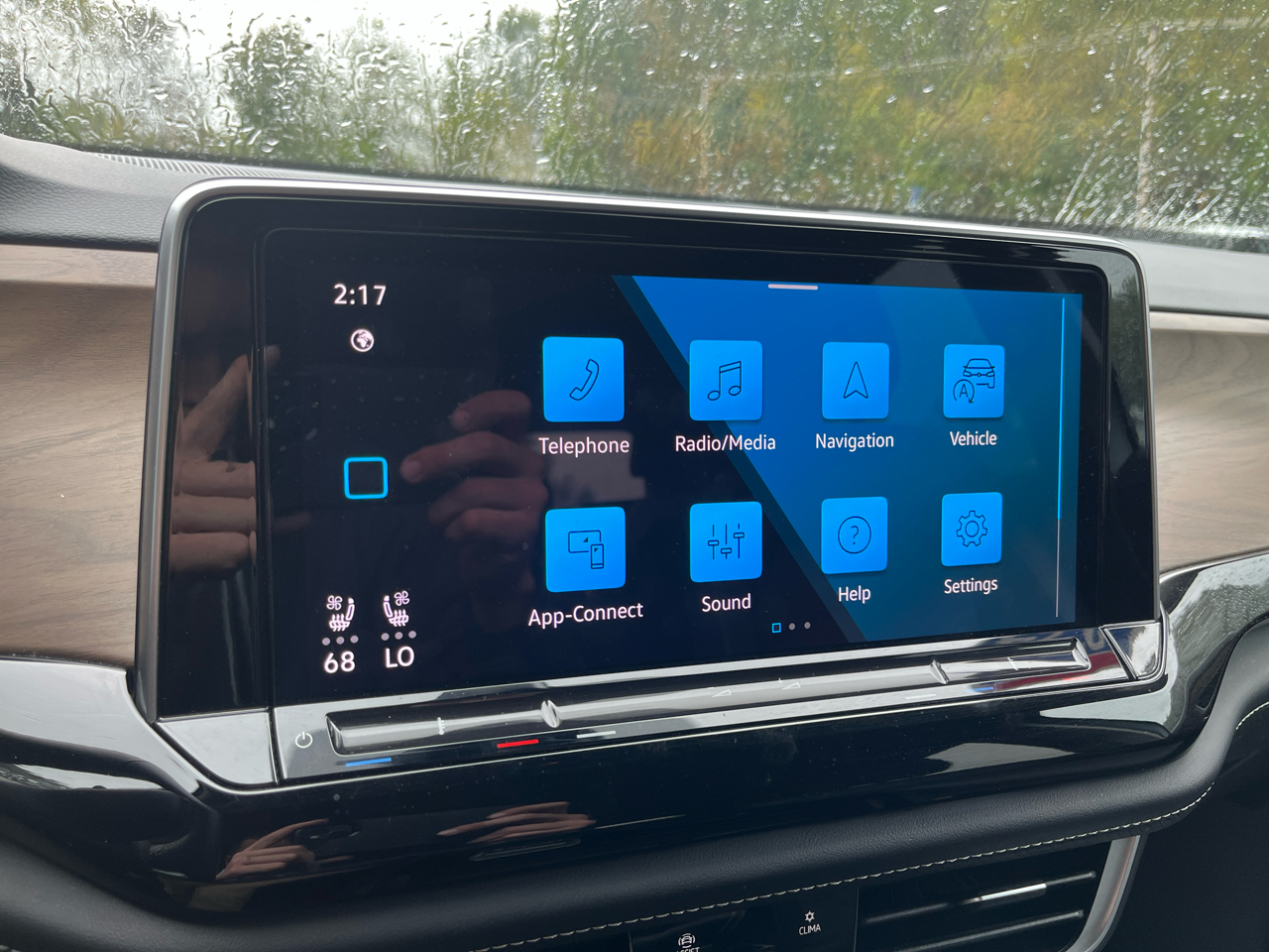 2024 Volkswagen Atlas SE Technology photo 16