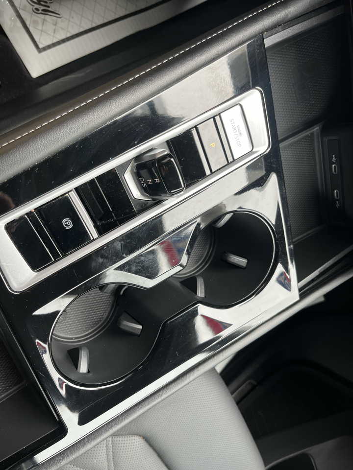 2024 Volkswagen Atlas SE Technology photo 19