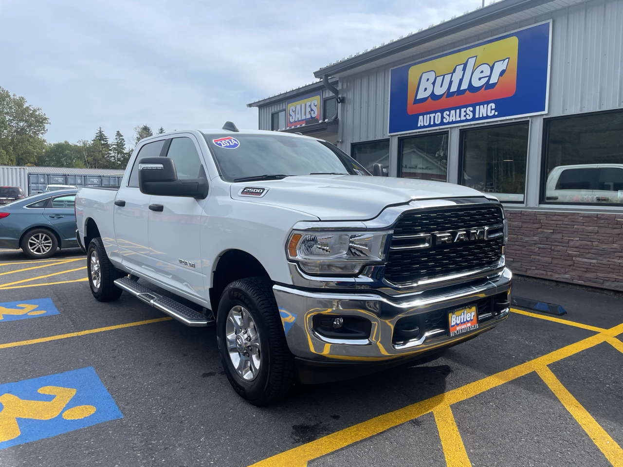 2024 Ram 2500 Tradesman photo 2