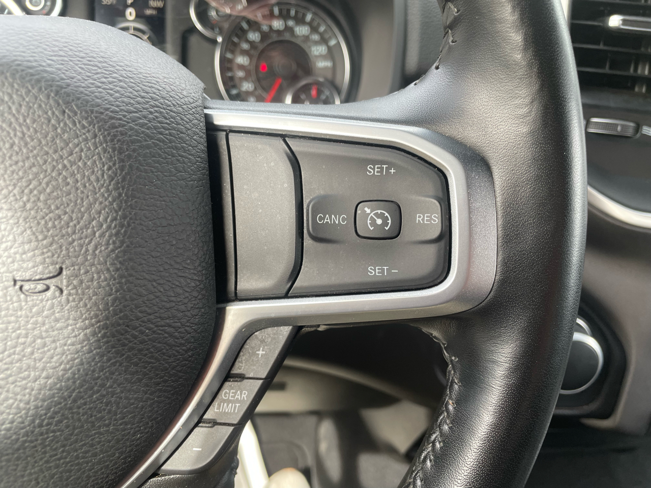 2024 Ram 2500 Tradesman photo 11