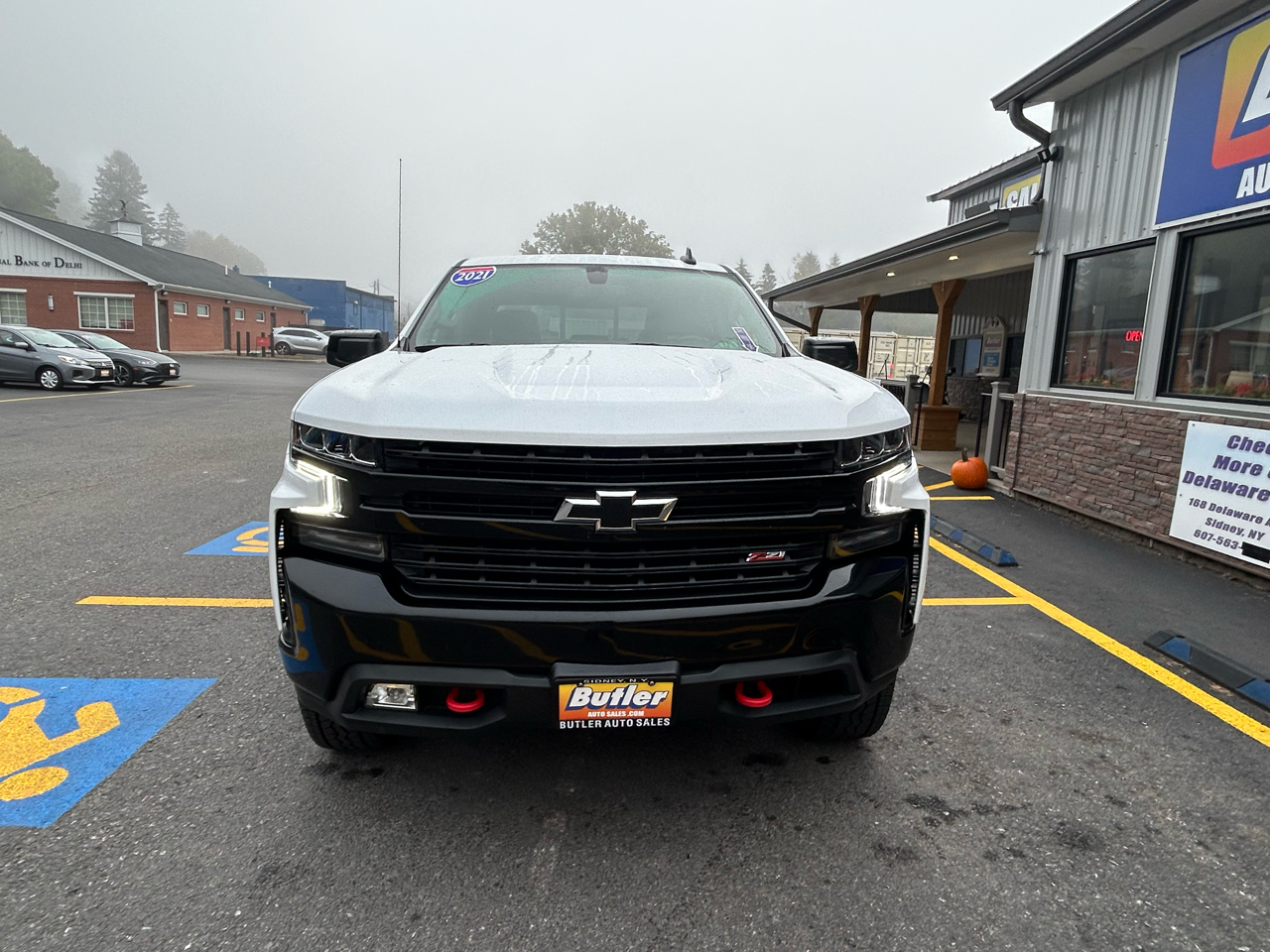 2021 Chevrolet Silverado 1500 LT Trail Boss photo 3