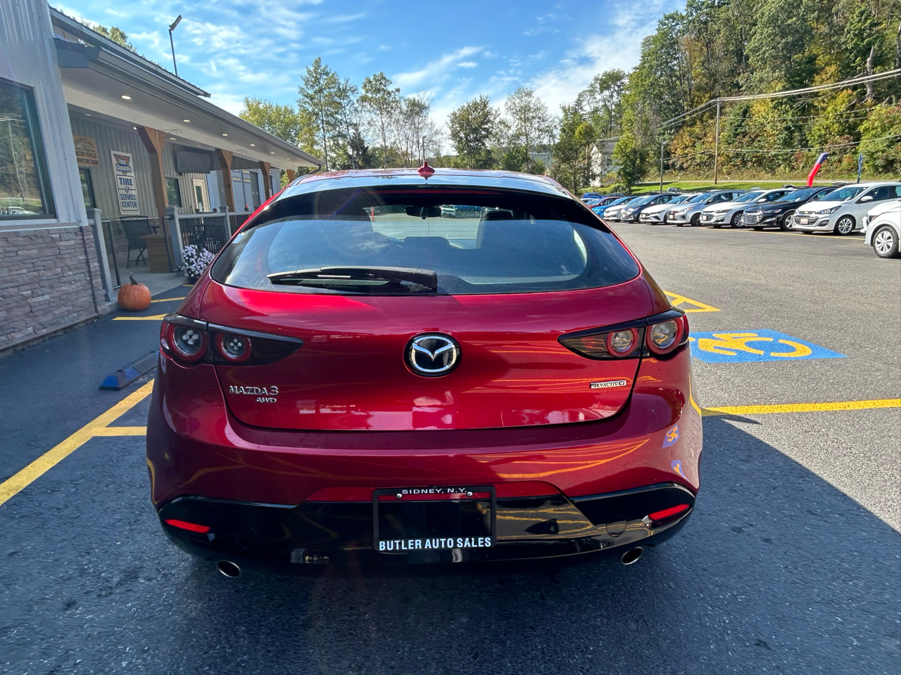 2021 Mazda Mazda3 Premium Hatchback photo 2