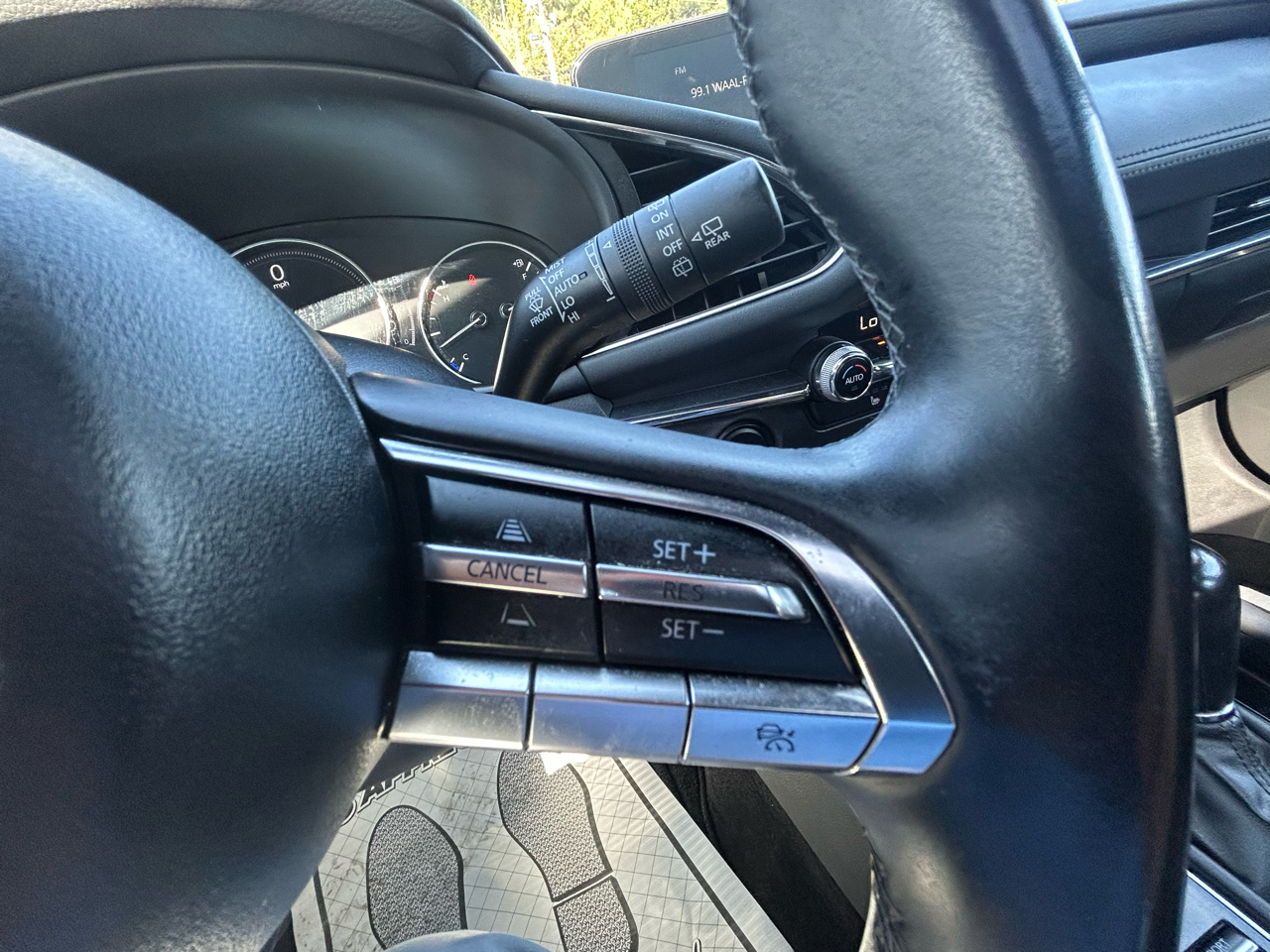 2021 Mazda Mazda3 Premium Hatchback photo 11
