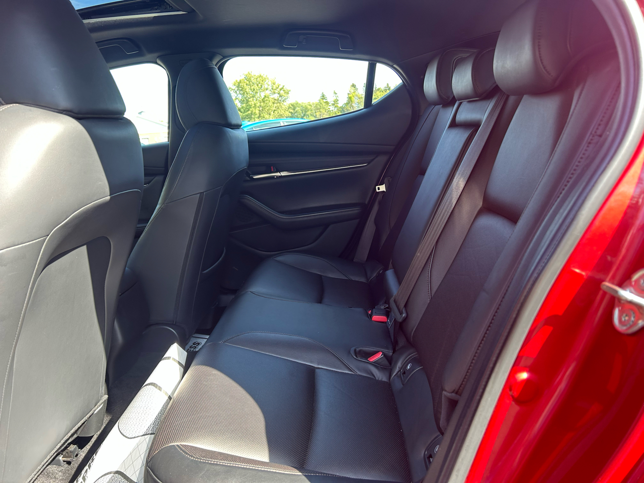 2021 Mazda Mazda3 Premium Hatchback photo 19