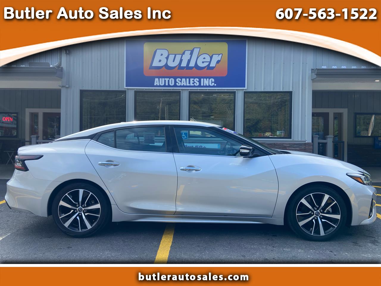 2023 Nissan Maxima SV's photo