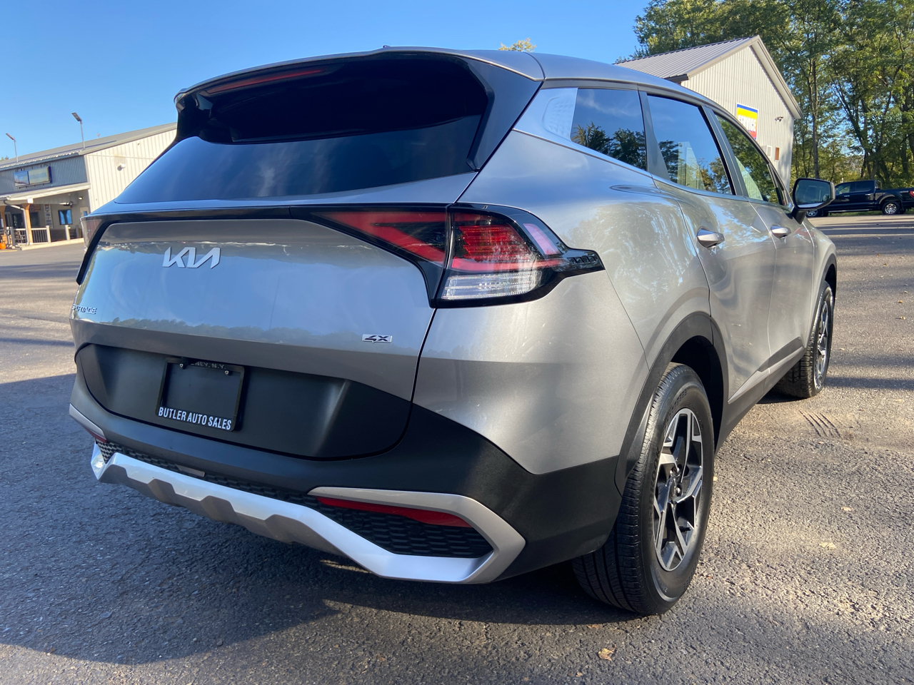 2024 Kia Sportage LX photo 2