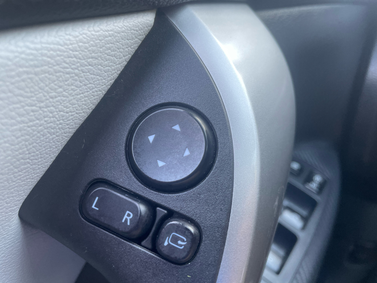2024 Mitsubishi Eclipse Cross SE photo 13