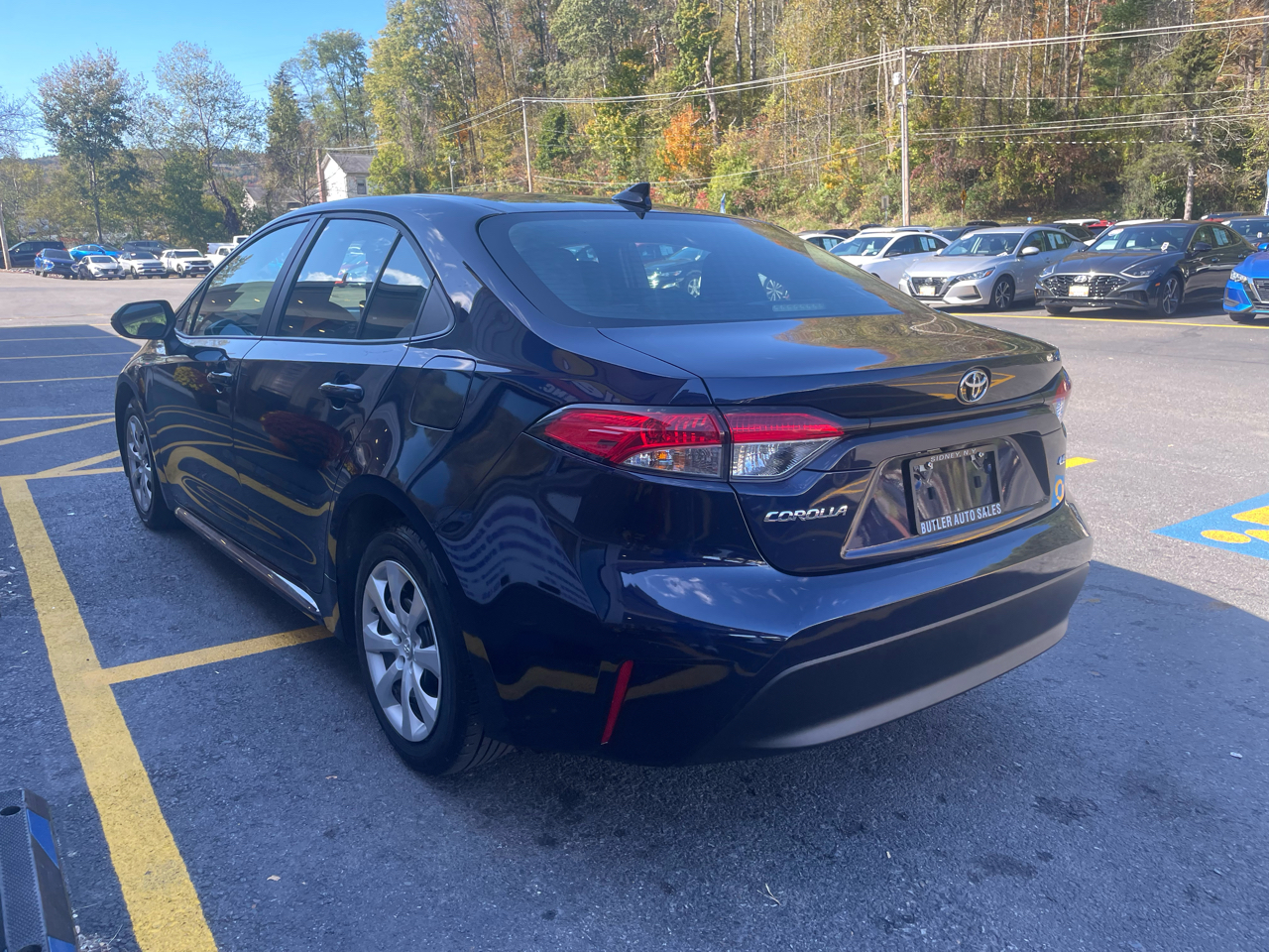 2023 Toyota Corolla LE photo 2