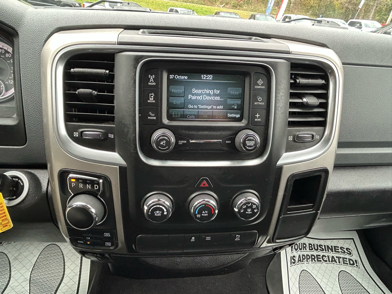 RAM 1500 SLT Quad Cab 4WD 2020 RAM 1500 SLT Quad Cab 4WD 2020