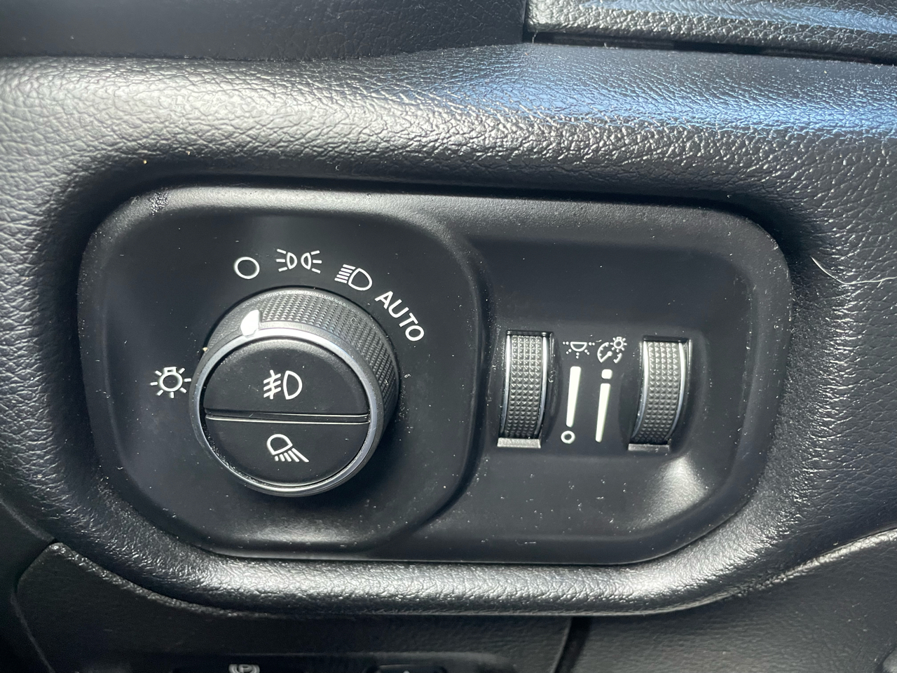 RAM 1500 Big Horn Quad Cab 4WD 2019 RAM 1500 Big Horn Quad Cab 4WD 2019