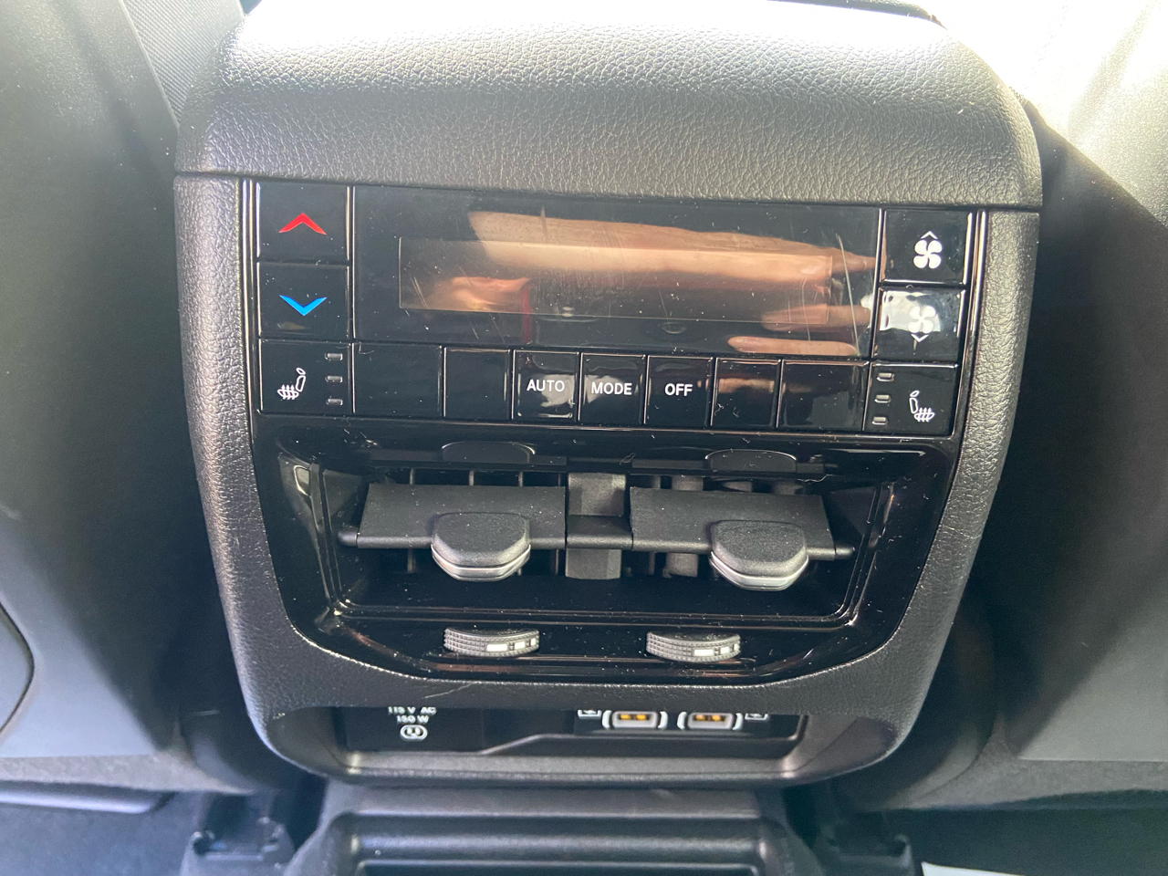 Jeep Grand Cherokee L Limited 4WD 2023 Jeep Grand Cherokee L Limited 4WD 2023