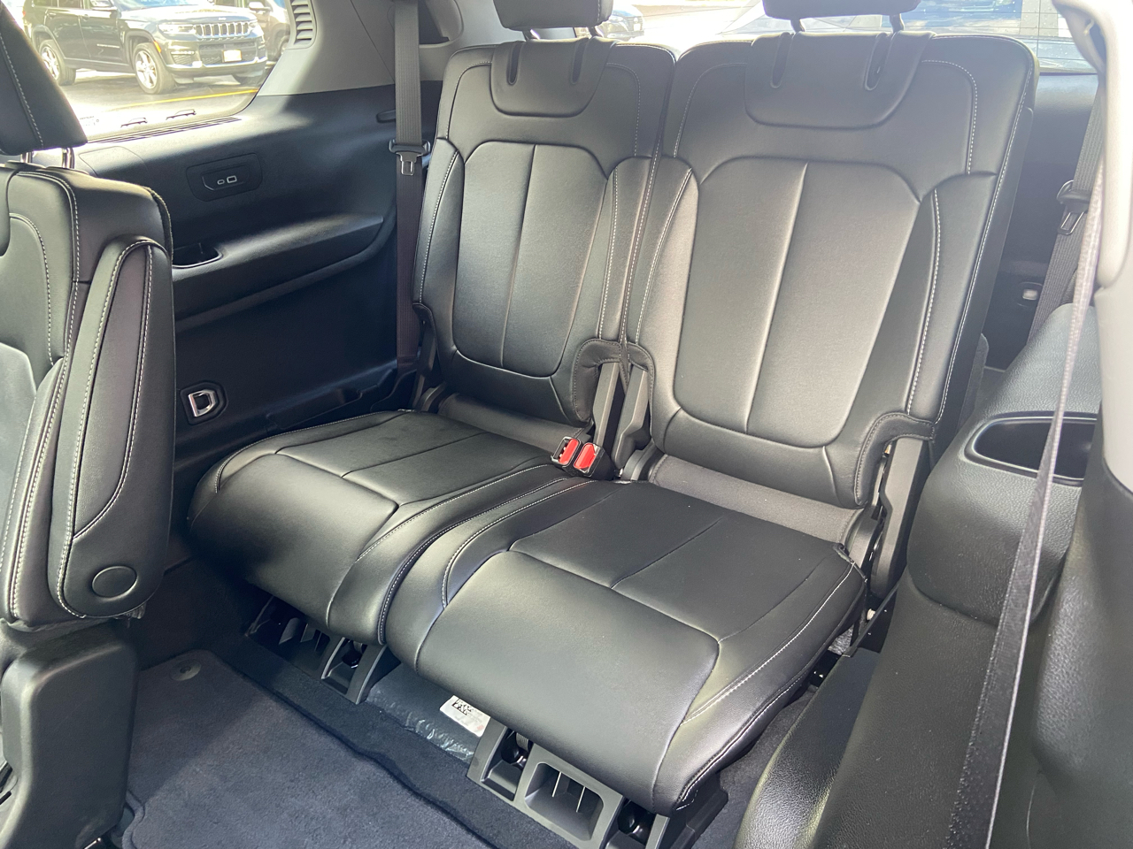 Jeep Grand Cherokee L Limited 4WD 2023 Jeep Grand Cherokee L Limited 4WD 2023