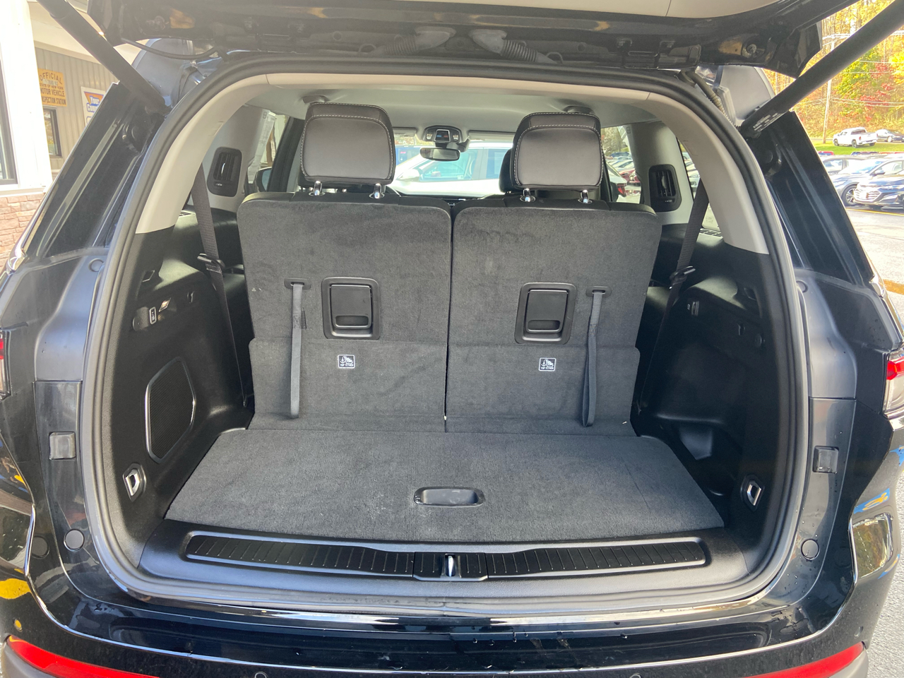 Jeep Grand Cherokee L Limited 4WD 2023 Jeep Grand Cherokee L Limited 4WD 2023