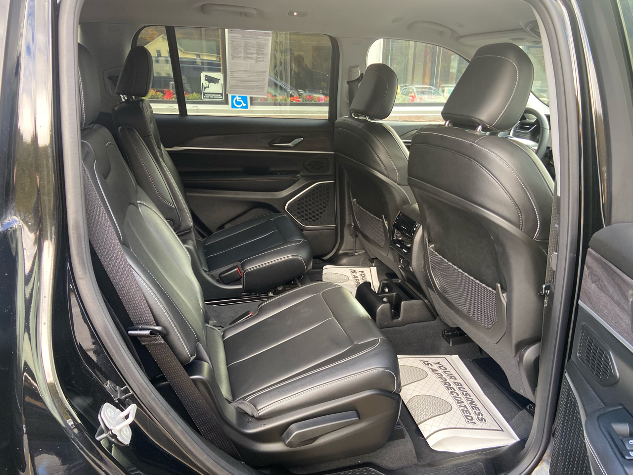 Jeep Grand Cherokee L Limited 4WD 2023 Jeep Grand Cherokee L Limited 4WD 2023