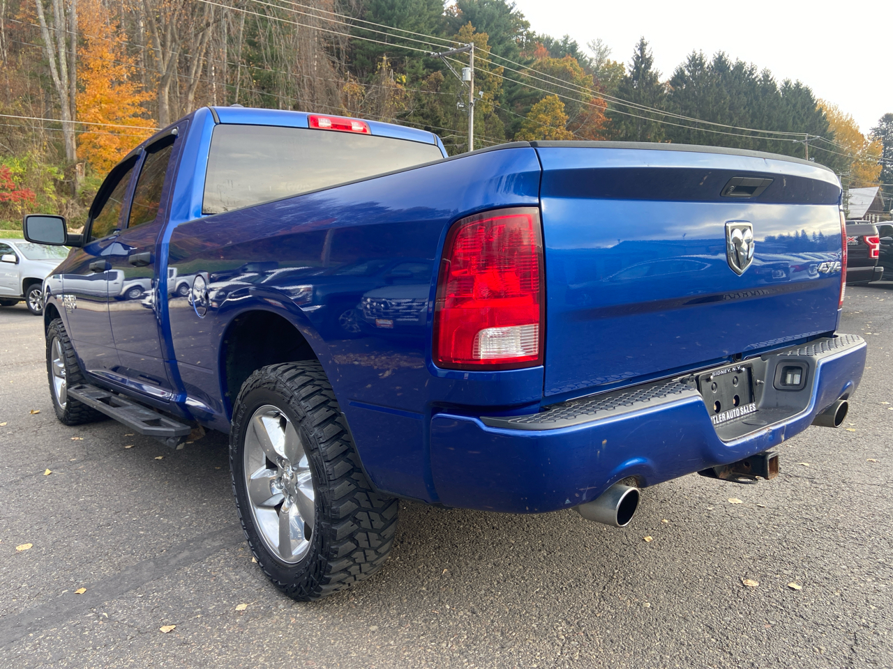 RAM 1500 Classic Tradesman Quad Cab 4WD 2019 RAM 1500 Classic Tradesman Quad Cab 4WD 2019