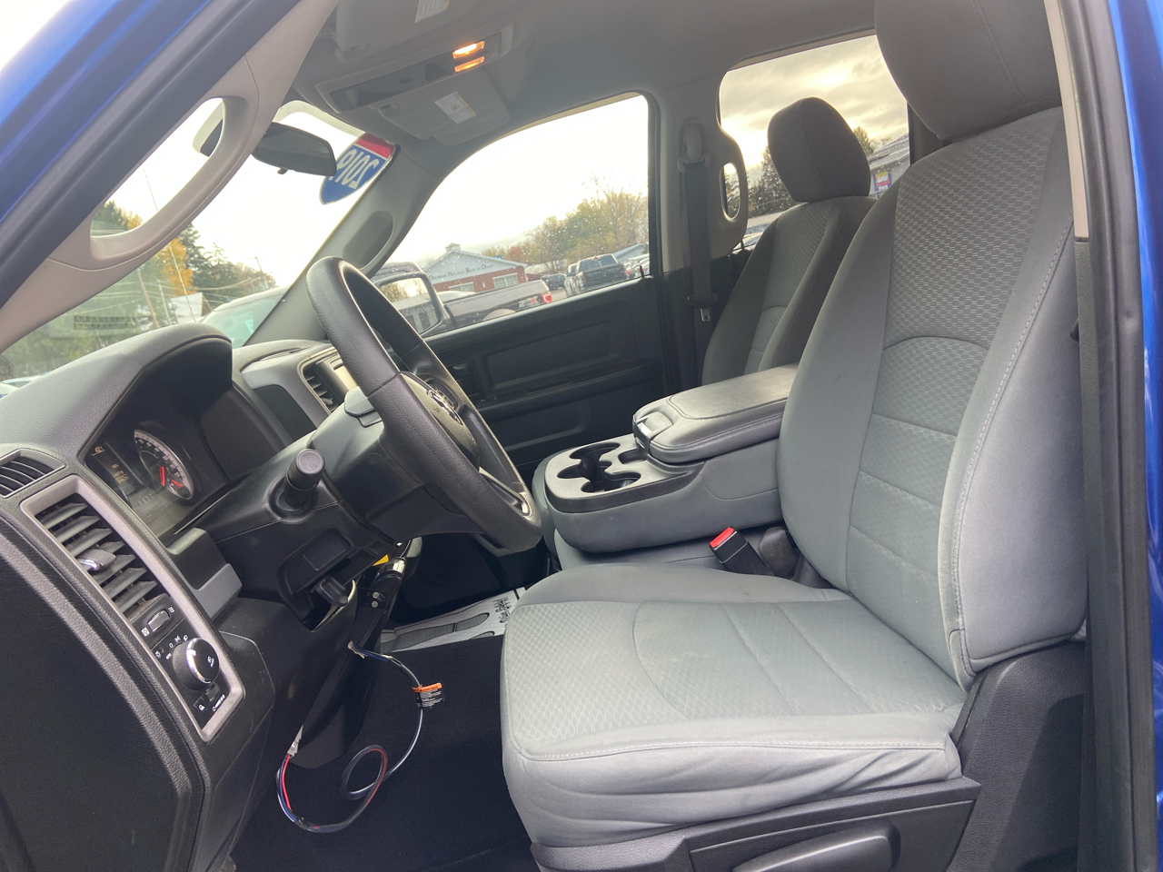 RAM 1500 Classic Tradesman Quad Cab 4WD 2019 RAM 1500 Classic Tradesman Quad Cab 4WD 2019