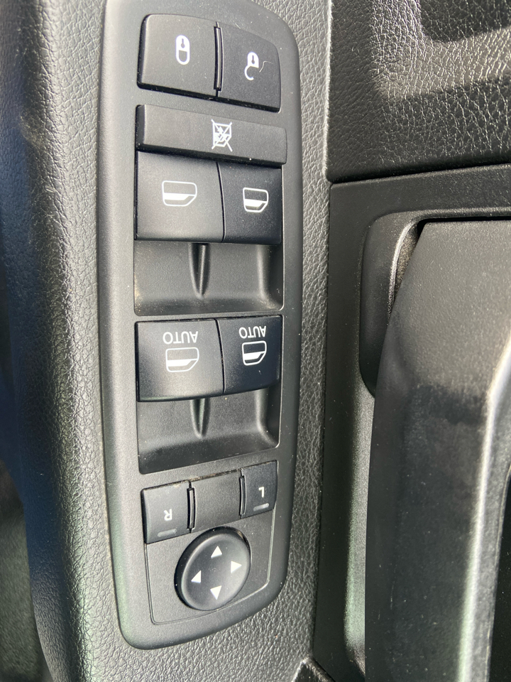 RAM 1500 Classic Tradesman Quad Cab 4WD 2019 RAM 1500 Classic Tradesman Quad Cab 4WD 2019
