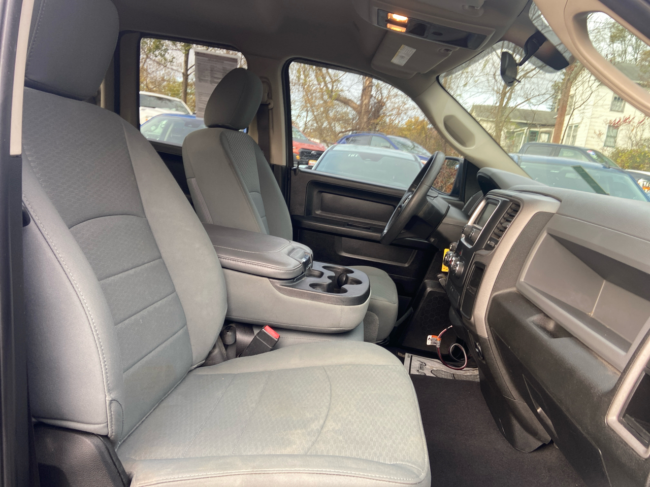 RAM 1500 Classic Tradesman Quad Cab 4WD 2019 RAM 1500 Classic Tradesman Quad Cab 4WD 2019