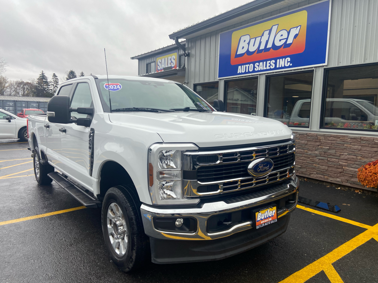 Ford F-250 SD XL Crew Cab 4WD 2024 Ford F-250 SD XL Crew Cab 4WD 2024