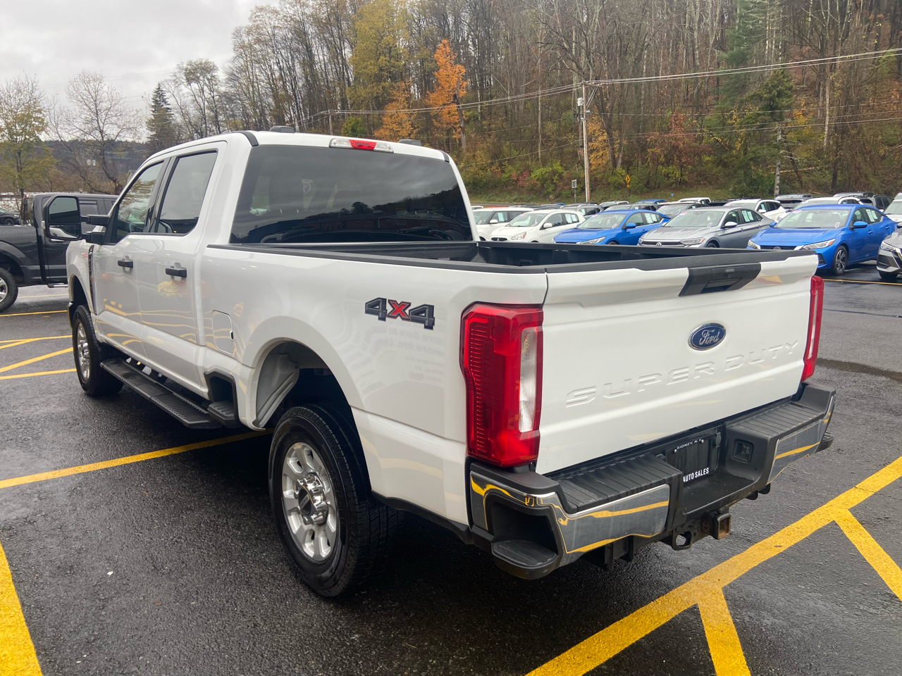 Ford F-250 SD XL Crew Cab 4WD 2024 Ford F-250 SD XL Crew Cab 4WD 2024