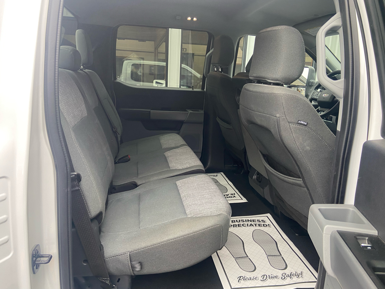 Ford F-250 SD XL Crew Cab 4WD 2024 Ford F-250 SD XL Crew Cab 4WD 2024