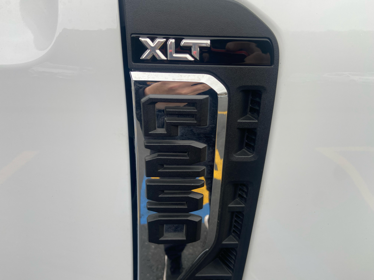 Ford F-250 SD XL Crew Cab 4WD 2024 Ford F-250 SD XL Crew Cab 4WD 2024