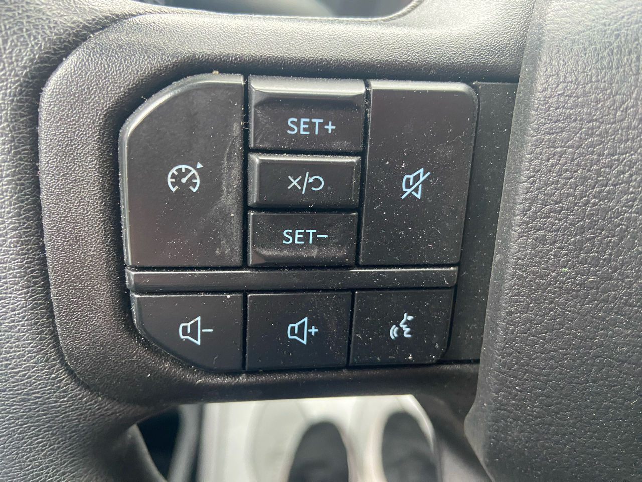 Ford F-250 SD XL Crew Cab 4WD 2024 Ford F-250 SD XL Crew Cab 4WD 2024