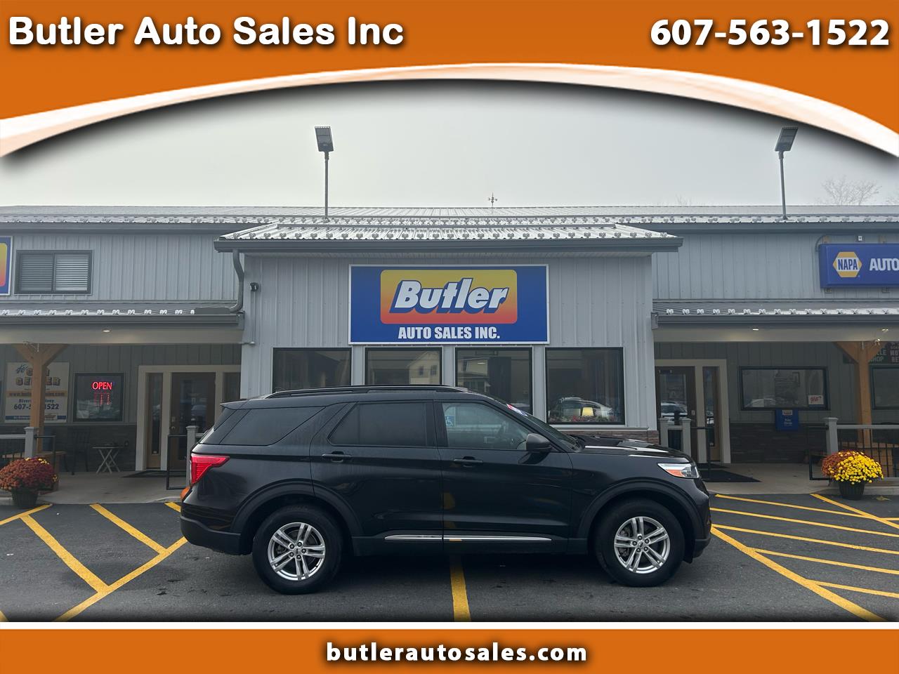 2023 Ford Explorer XLT's photo