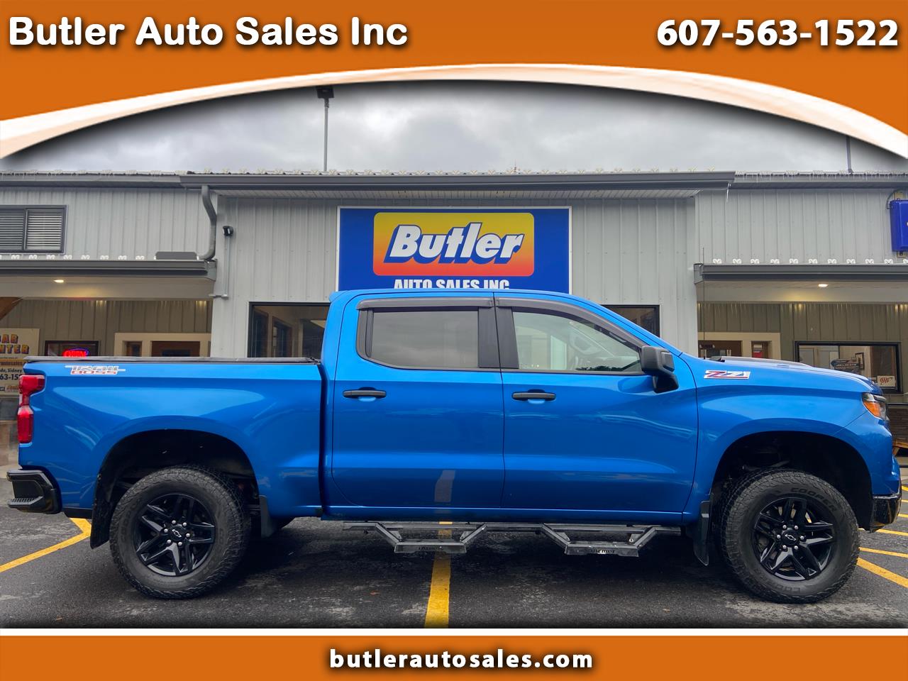 Chevrolet Silverado 1500 Trail Boss Custom Crew Cab 4WD 2023