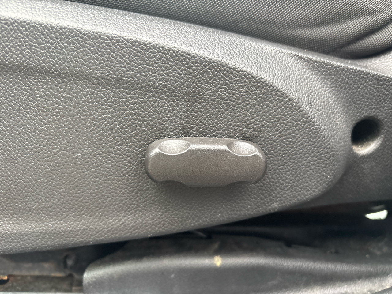 2017 Chevrolet Sonic LT photo 4