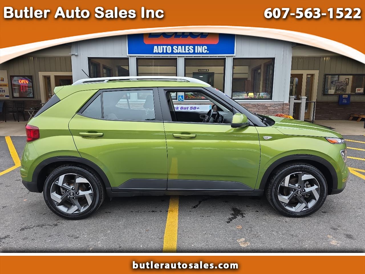 2023 Hyundai Venue SEL's photo