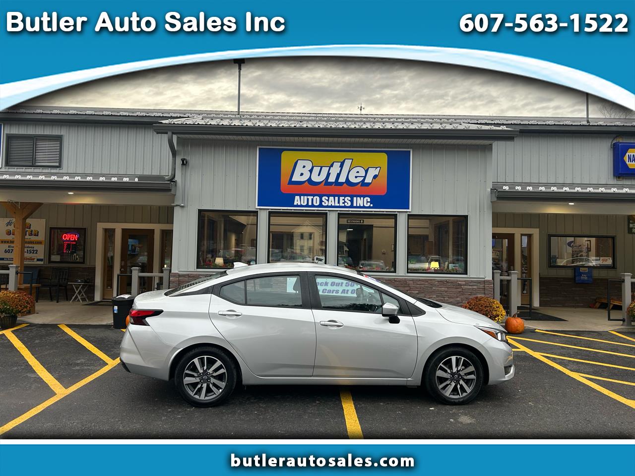 2023 Nissan Versa SV