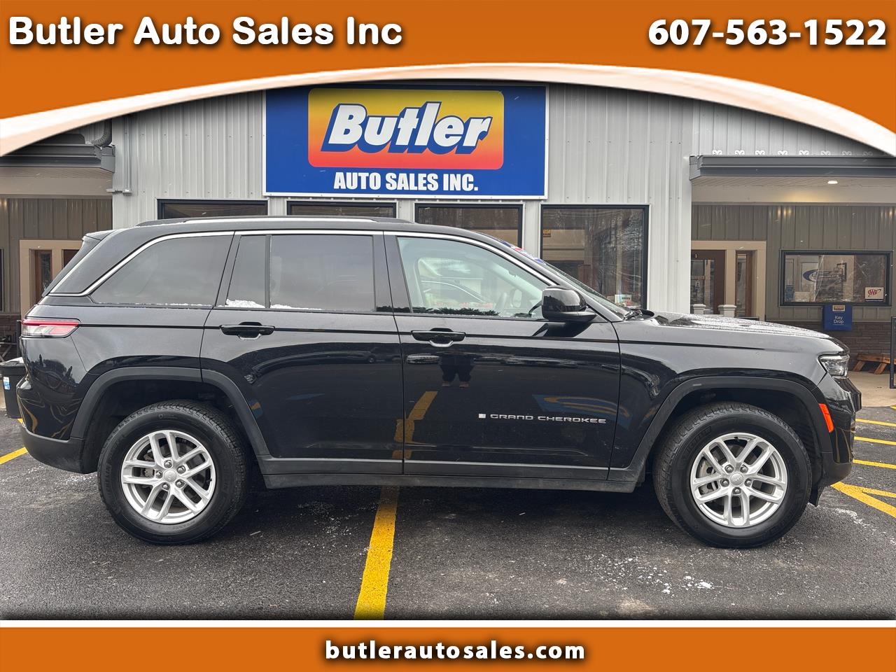 2023 Jeep Grand Cherokee Laredo's photo