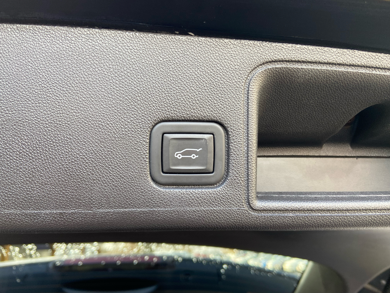 2024 Gmc Terrain SLT photo 3