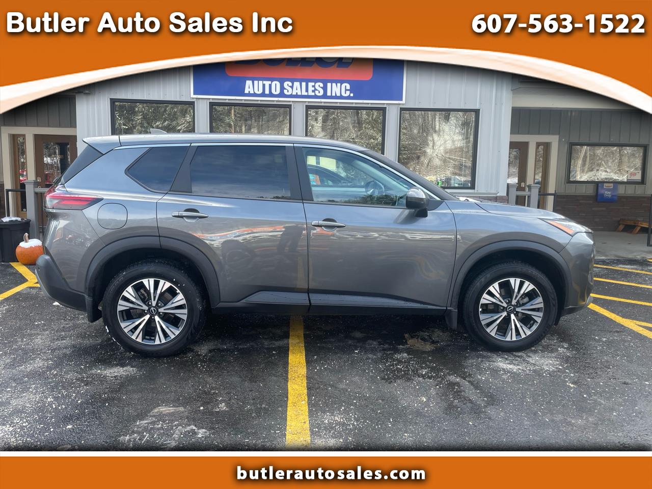 2022 Nissan Rogue SV's photo