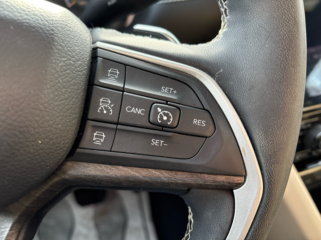 Jeep Grand Cherokee L Limited 4WD 2023