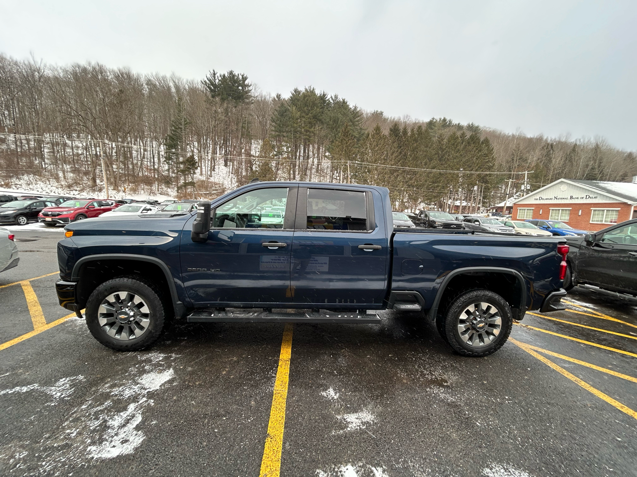 Chevrolet Silverado 2500HD Custom Crew Cab Short Box 4WD 2021